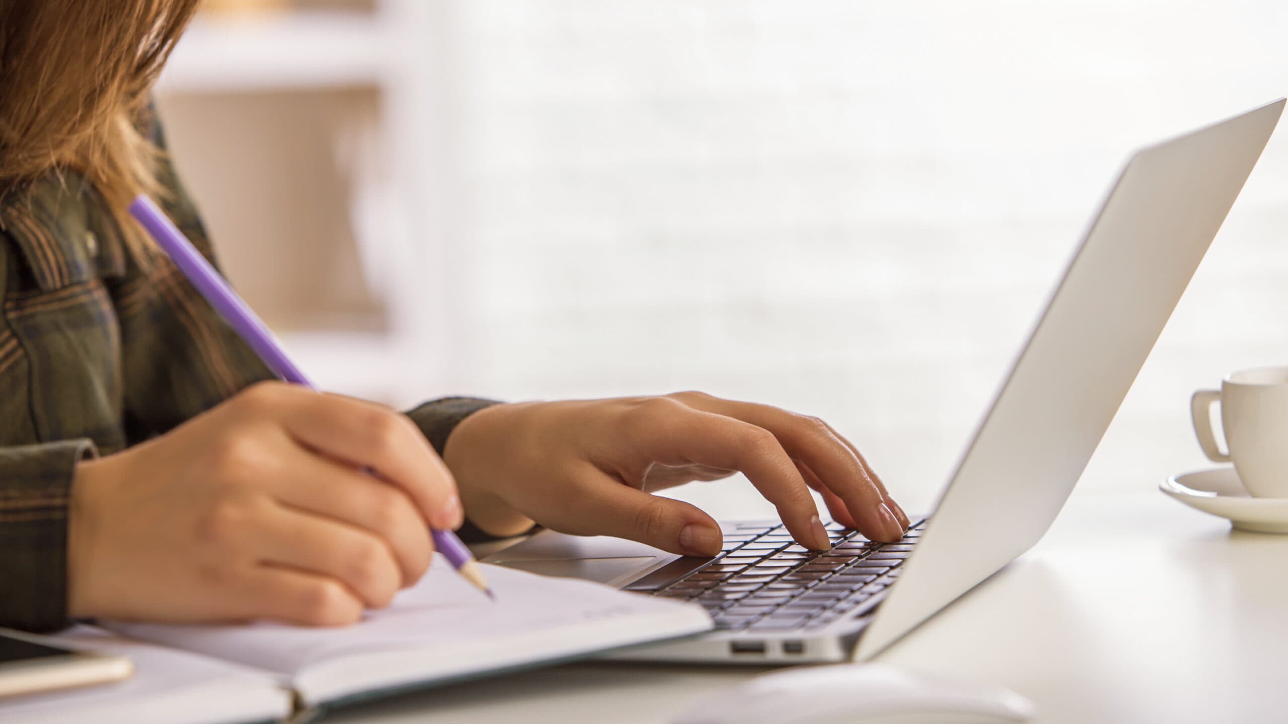 Why do distance education students drop out?