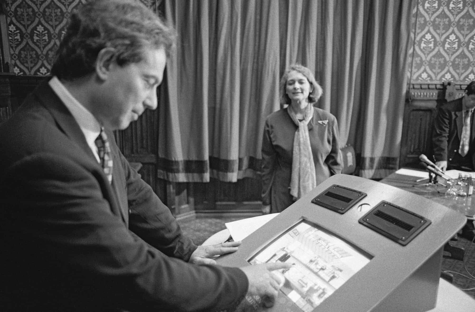 Can artificial intelligence replace student representation?