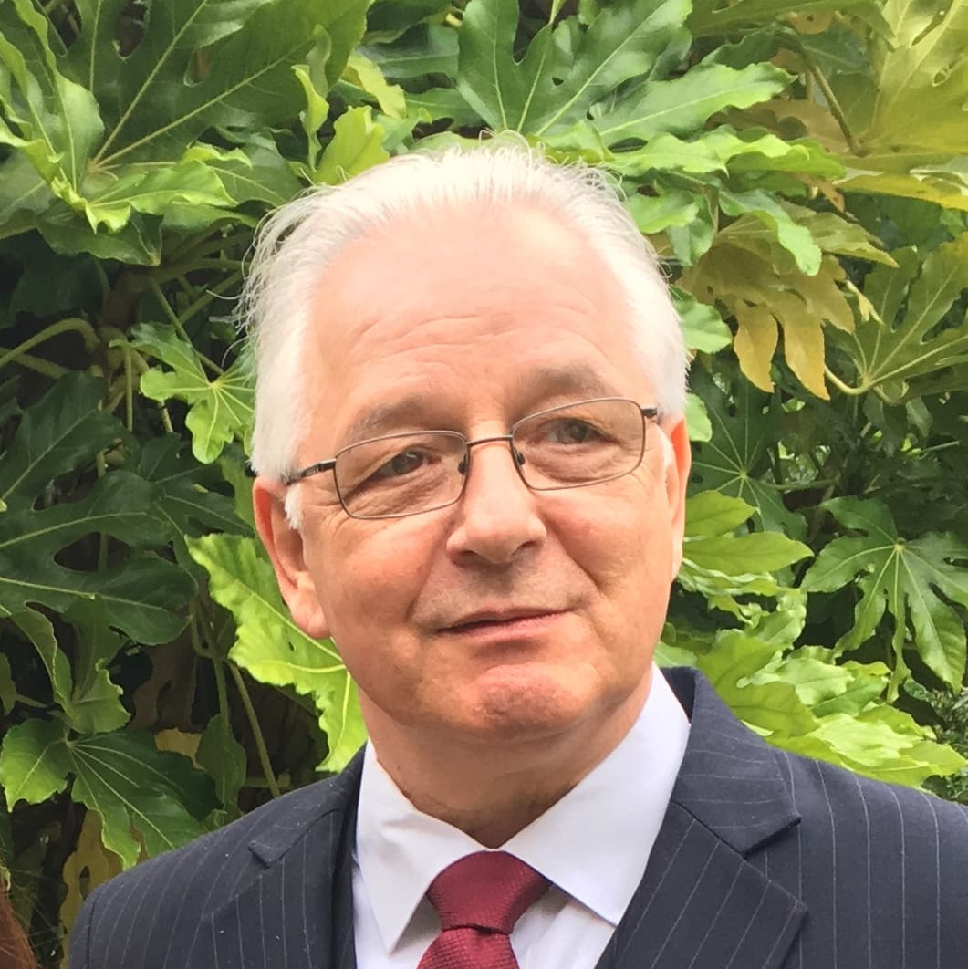 Simon Stone