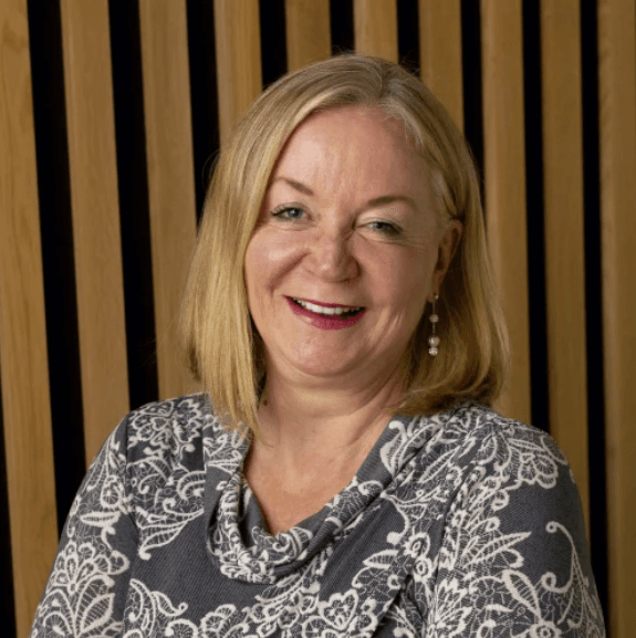 Anne Carlisle