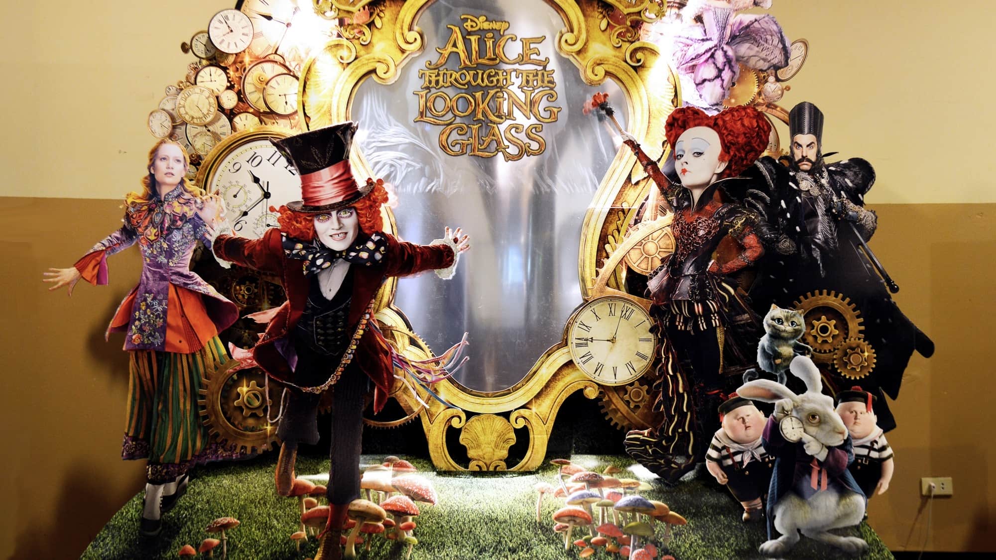alice looking glass tef