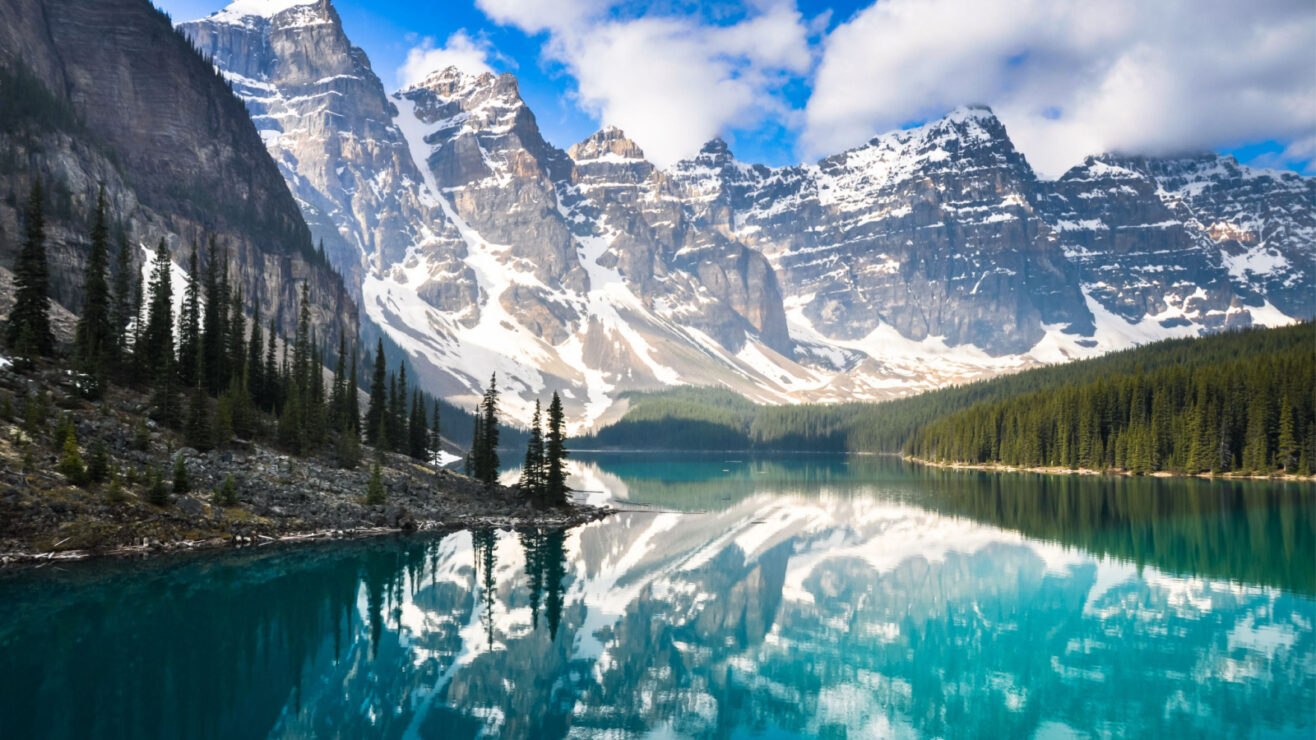 Wonkhe-Moraine-Lake-AB-CA