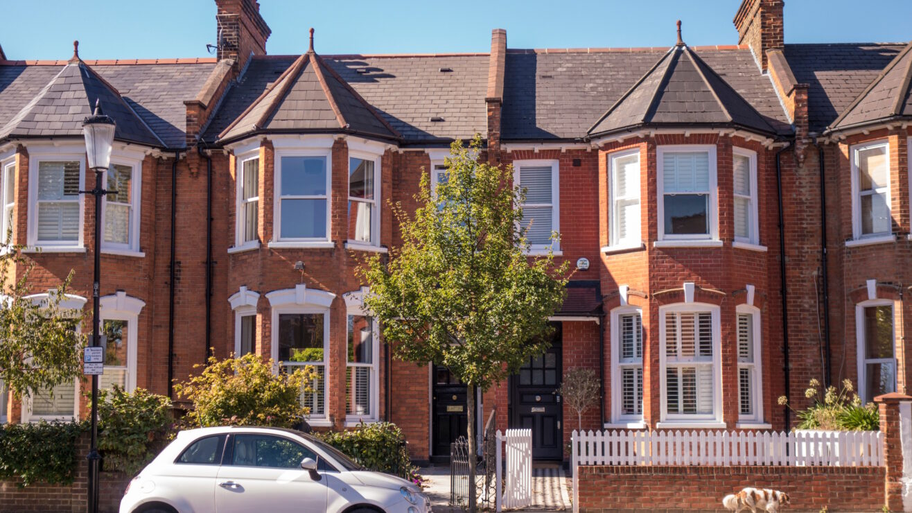 London-,October,,2018:,Typical,Residential,Red,Brick,Homes,In,West