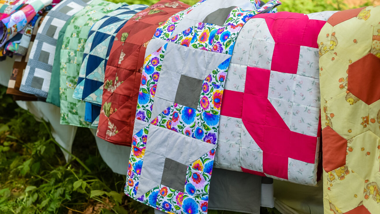 Quilts,Patchwork,Handmade,At,The,Fair