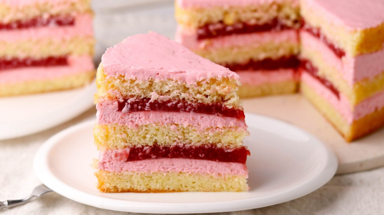 wonkhe-pink-cake