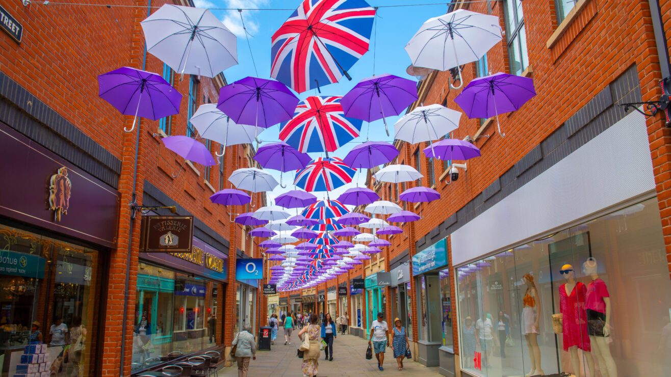 Durham,,Uk,-,Jun.,21,,2022:,Historic,Commercial,Buildings,On