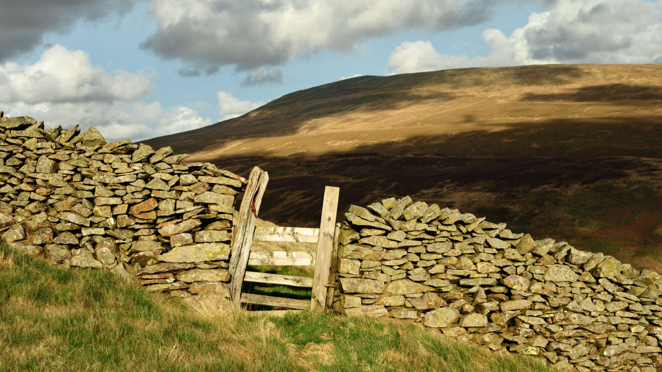 Access,Point,Through,The,Dry,Stone,Wall,Leading,To,A