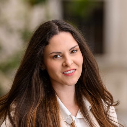 Danna headshot (1)